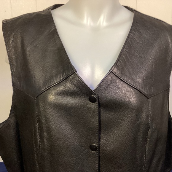 Vintage Leather Gallery Womens motorcycle vest - Picture 2 of 7
